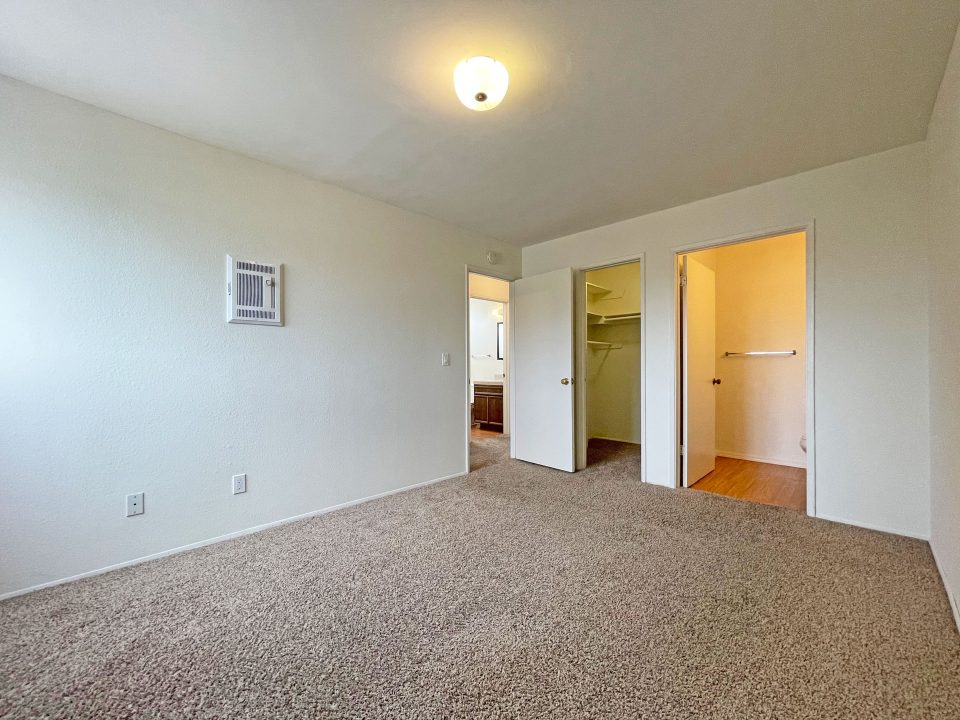 4468 36th St San Diego, CA 92116 bedroom with en suite