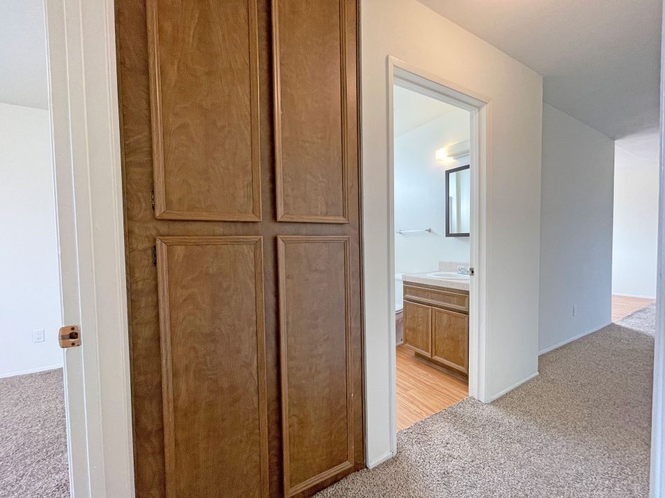 4468 36th St San Diego, CA 92116 hallway linen cabinet