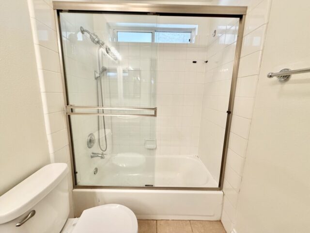 1756-essex-st-unit-305-san-diego_bathroom-1_IMG_5306