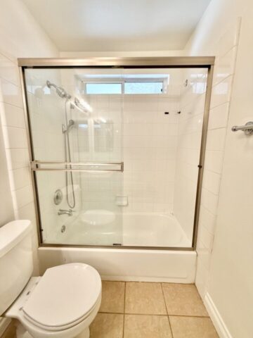 1756-essex-st-unit-305-san-diego_bathroom-1_IMG_5307