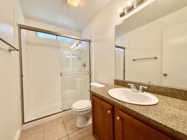 1756-essex-st-unit-305-san-diego_bathroom-2_IMG_5290