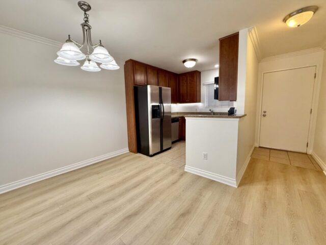 1756-essex-st-unit-305-san-diego_dining-area_IMG_5274