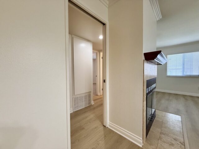 1756-essex-st-unit-305-san-diego_hallway_IMG_5286